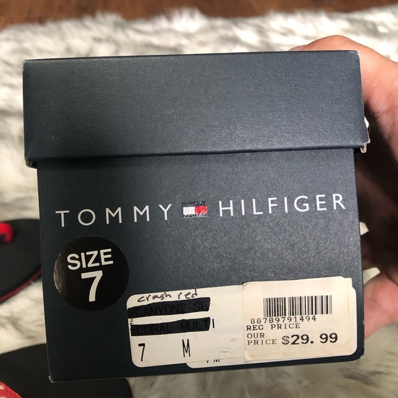 Tommy Hilfiger Red Polka Dot Flip Flops Size 7 - Picture 5 of 5